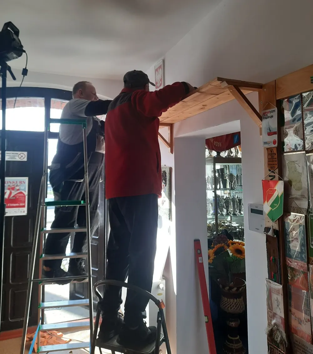 Nowe półki na puchary gotowe